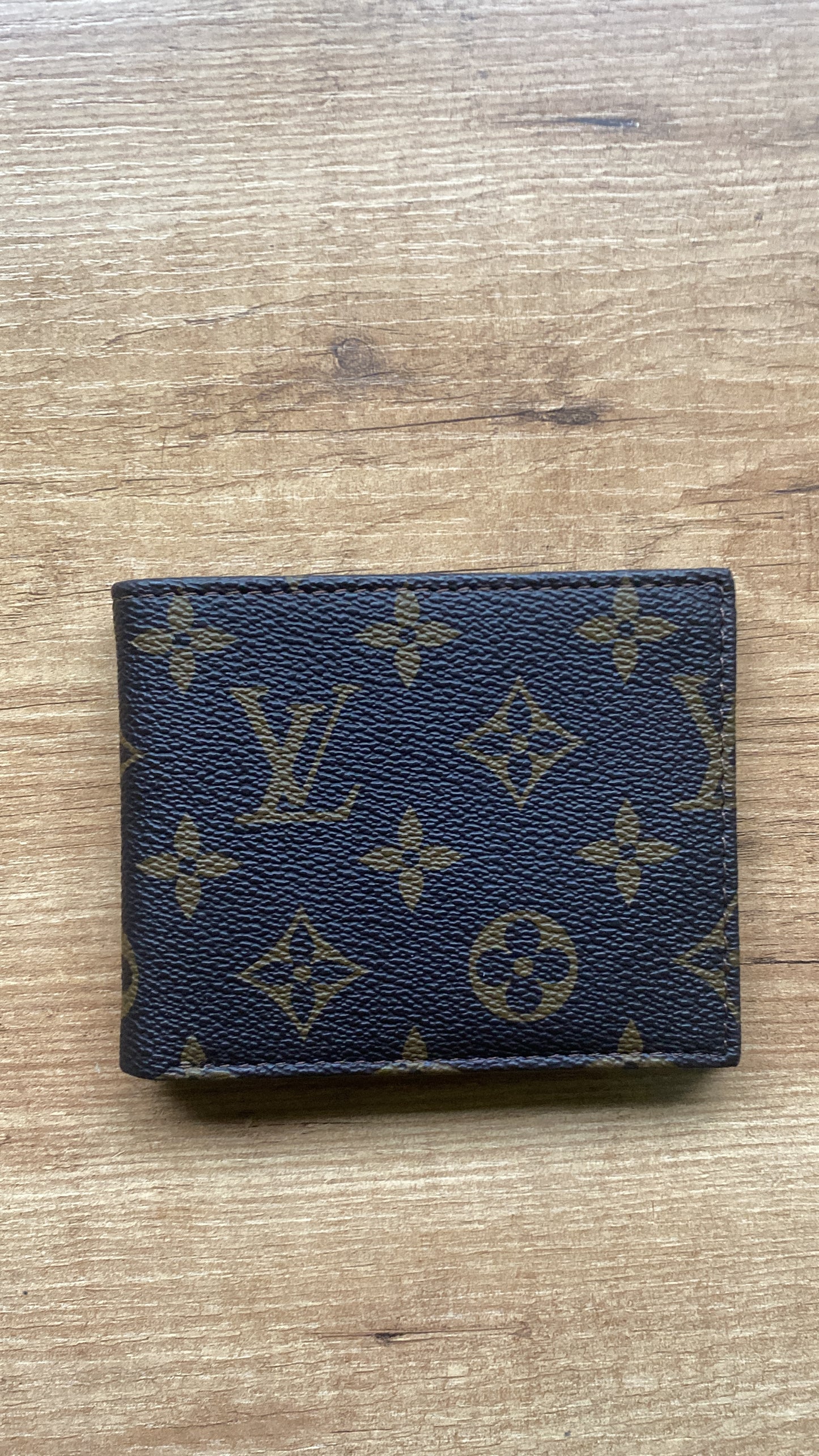 Cartera LV